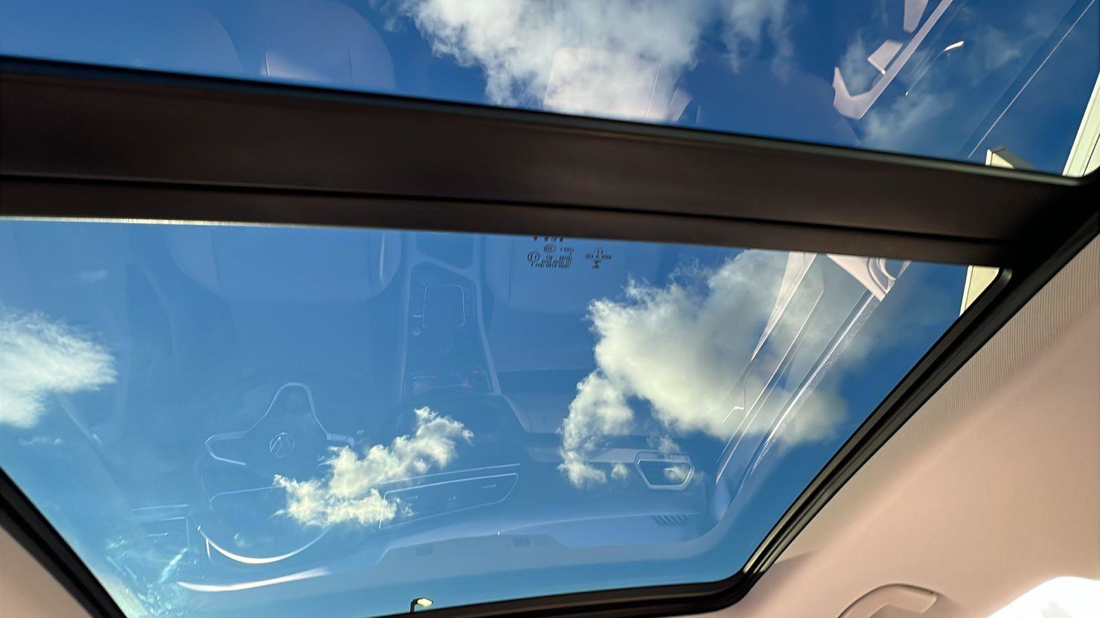 Used 2022 Volkswagen Tiguan SE image 20