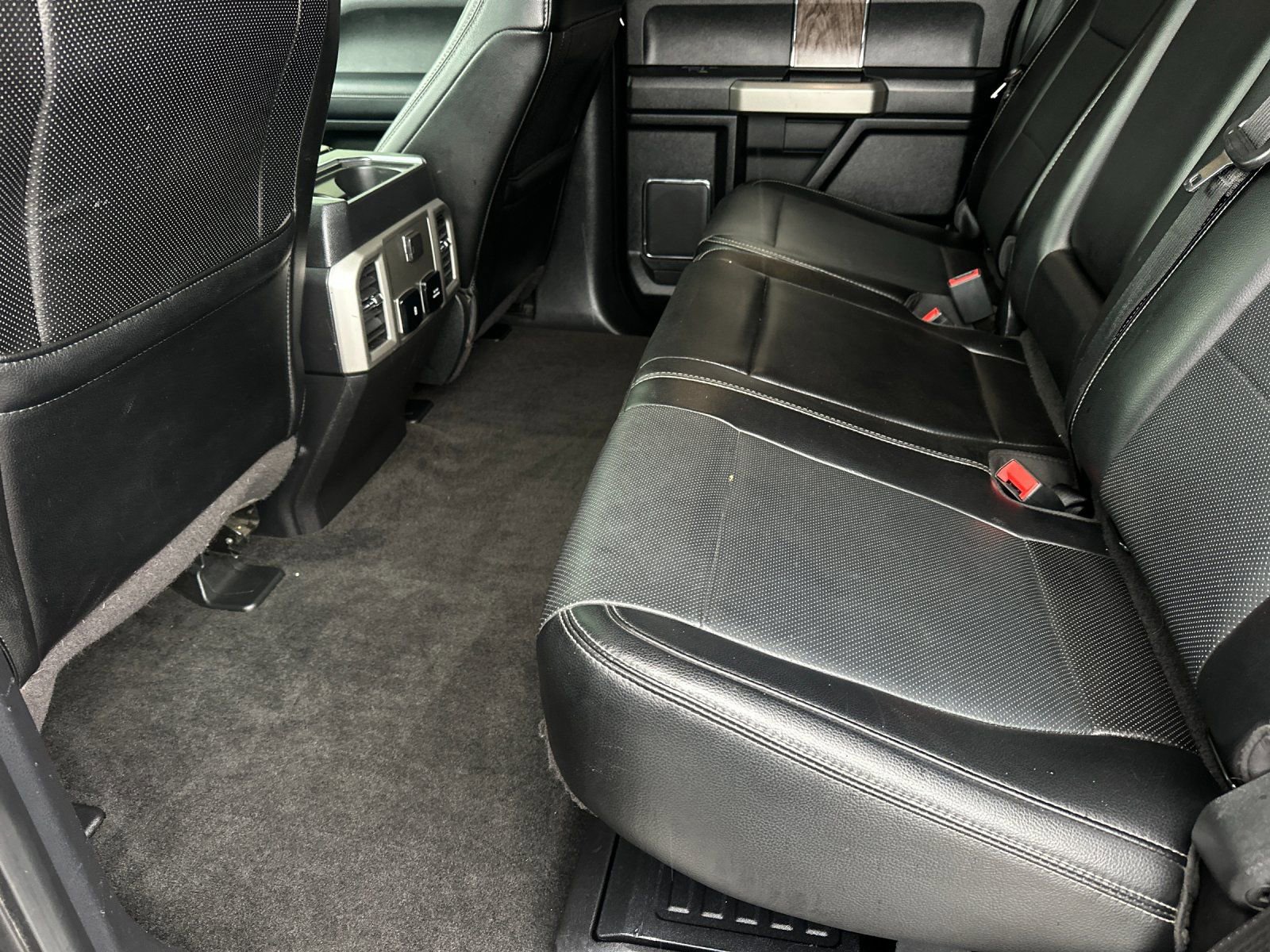 Used 2018 Ford F350 Lariat w/ Lariat Ultimate Package AWD/4WD image 11
