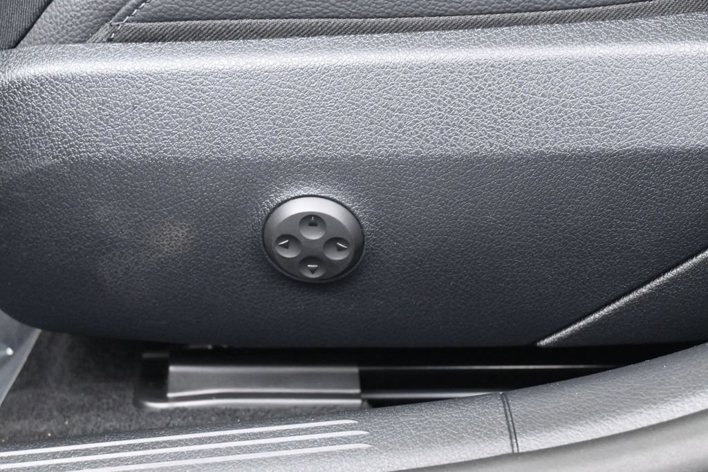 Used 2024 Mercedes-Benz C 300 Sedan image 12