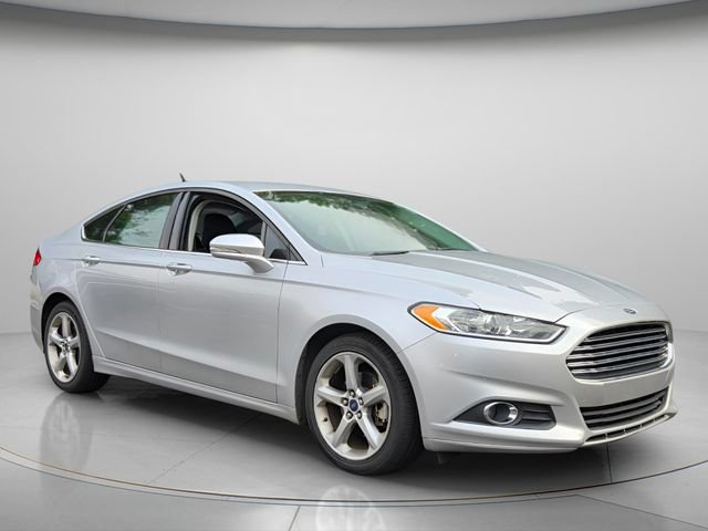 Used 2016 Ford Fusion SE FWD image 9