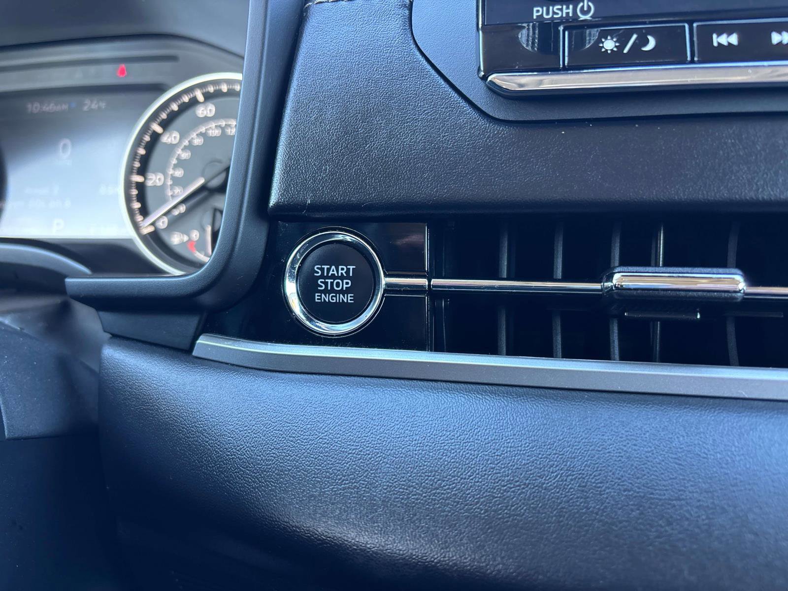 Used 2022 Mitsubishi Outlander ES image 29