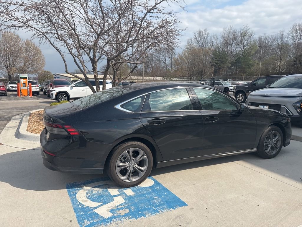 Used 2024 Honda Accord EX image 29