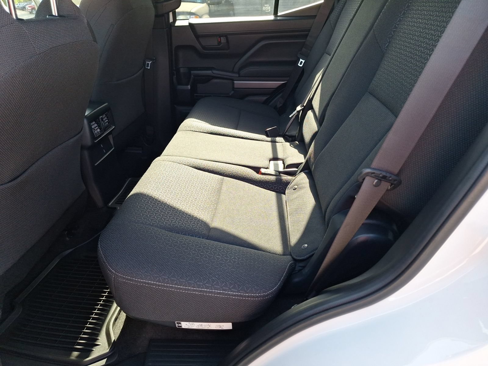 Used 2025 Toyota 4Runner SR5 AWD/4WD image 28