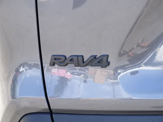 Used 2025 Toyota RAV4 XLE w/ Convenience Package FWD image 10