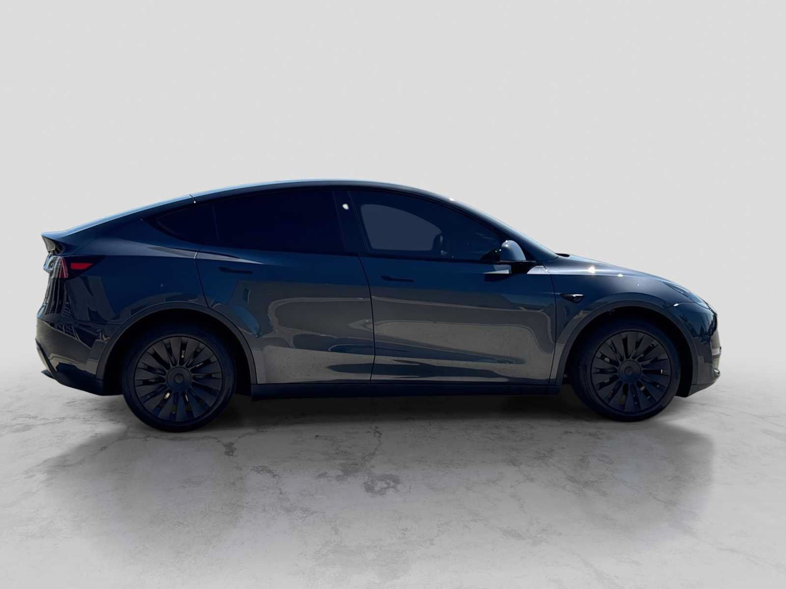 Used 2024 Tesla Model Y Long Range AWD/4WD image 7