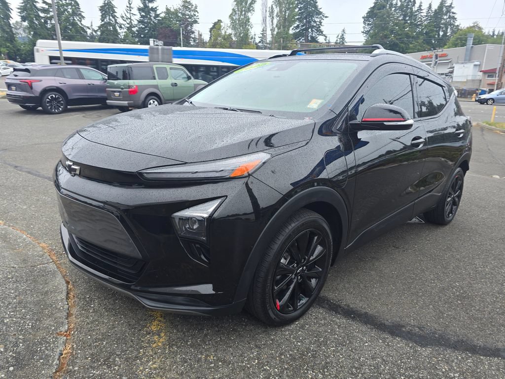 Used 2023 Chevrolet Bolt EUV LT w/ Redline Edition FWD image 3