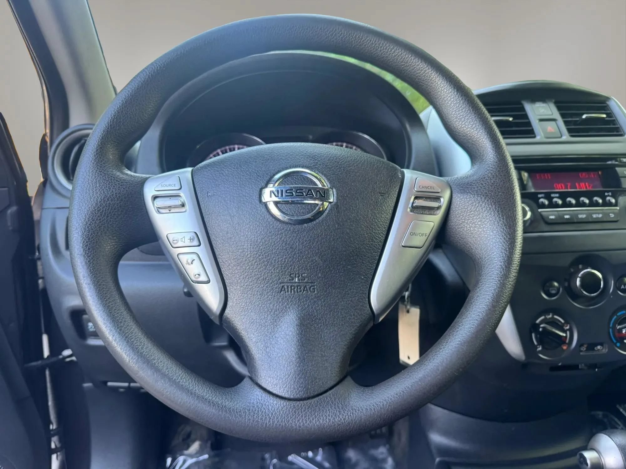 Used 2015 Nissan Versa SV FWD image 12