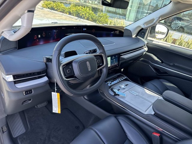 New 2026 Lincoln Navigator L Reserve AWD/4WD image 14