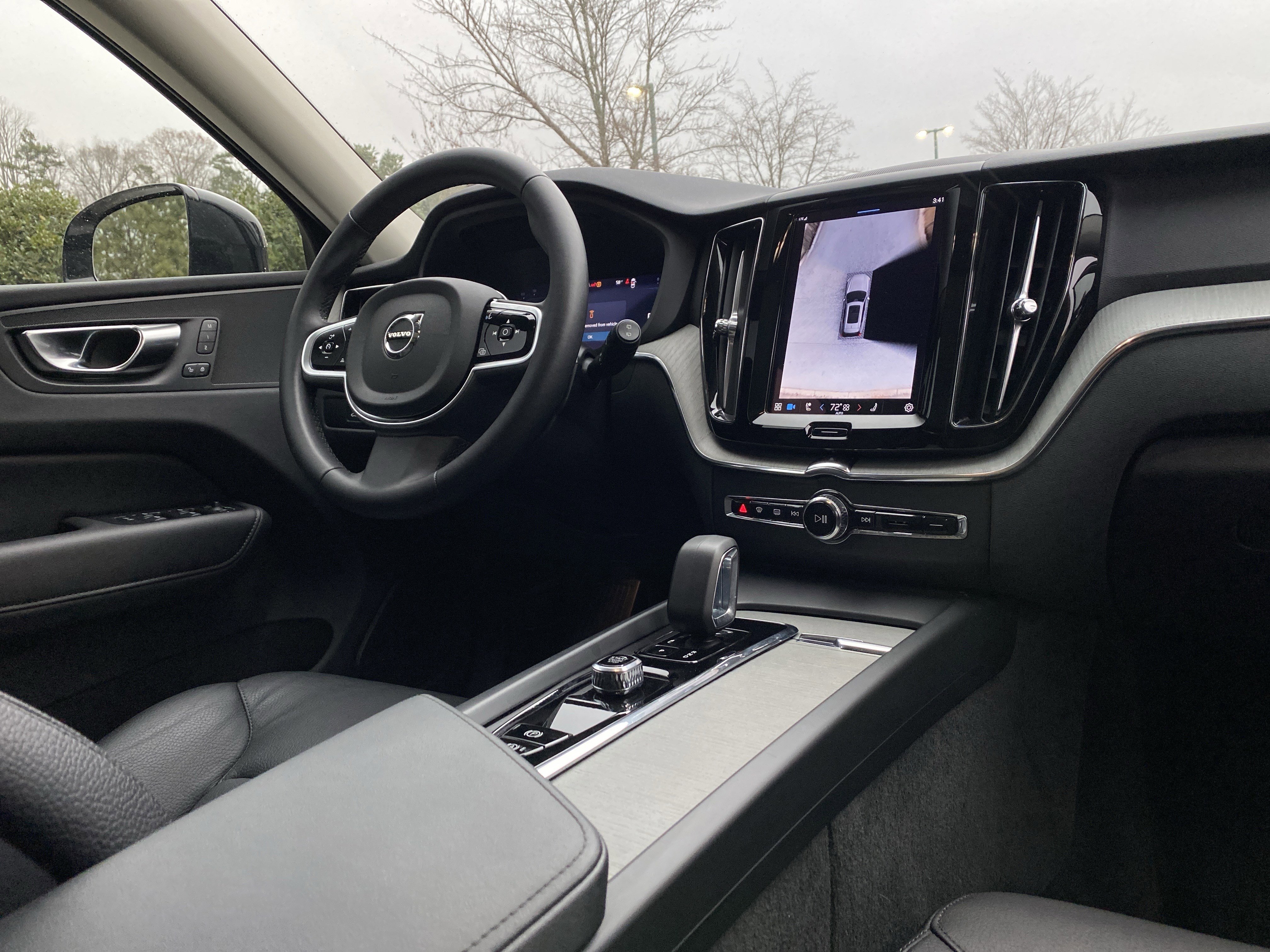 Used 2025 Volvo XC60 B5 Plus image 6