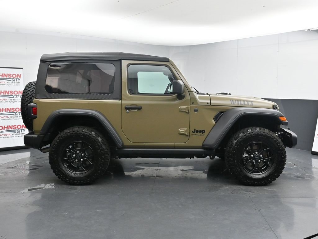 Used 2025 Jeep Wrangler Sport image 9