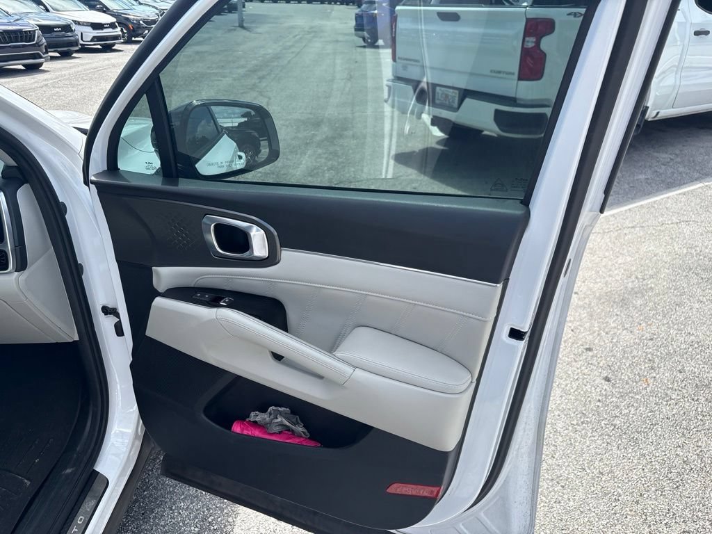 Certified 2023 Kia Sorento SX FWD image 11