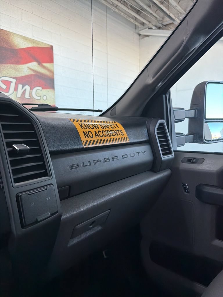 Used 2017 Ford F350 XL w/ Power Equipment Group AWD/4WD image 32