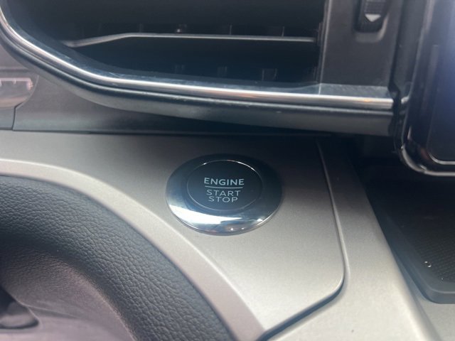 Used 2022 Ford Explorer XLT w/ Equipment Group 202A image 32