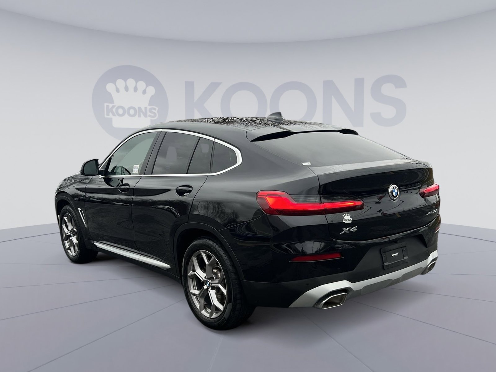 Used 2023 BMW X4 xDrive30i w/ Premium Package image 4
