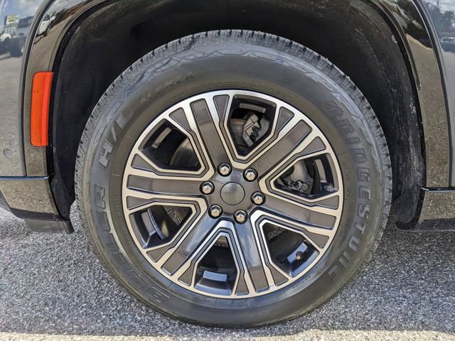 Used 2024 Jeep Wagoneer L Series II w/ Flexible Seating Group image 10