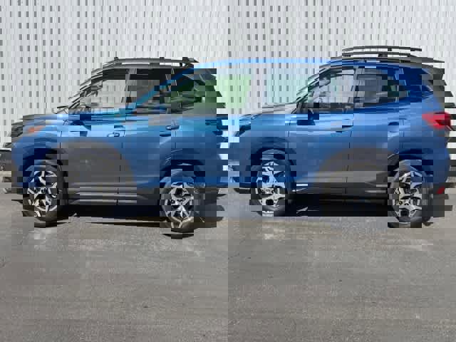 Used 2023 Subaru Forester Premium w/ Popular Package #2 image 3