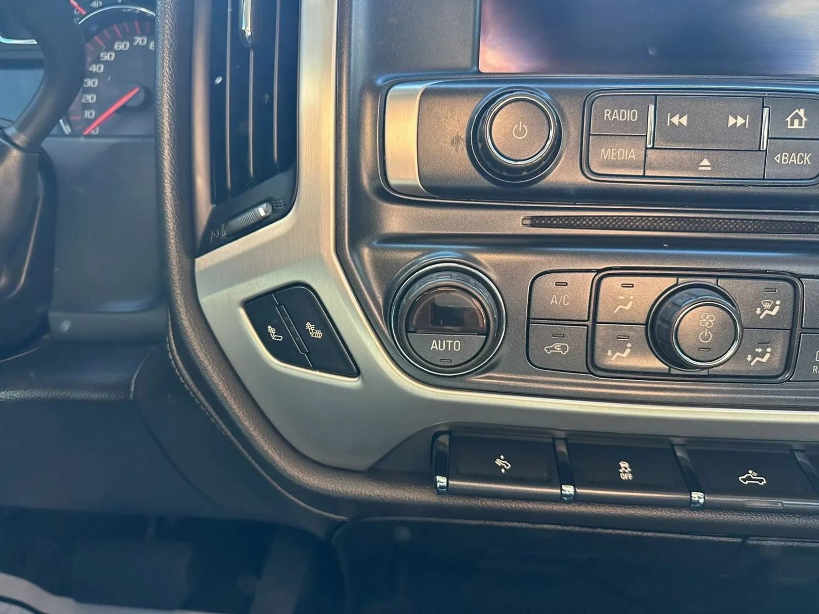Used 2016 GMC Sierra 1500 SLT w/ Suspension Package, Off-Road AWD/4WD image 29