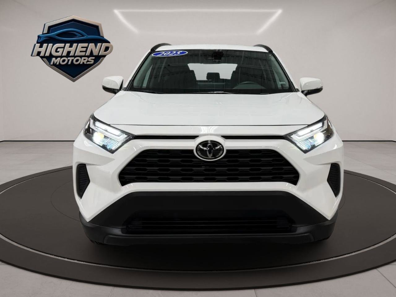 Used 2025 Toyota RAV4 XLE image 9