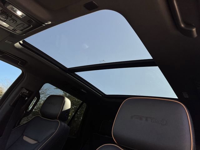 Used 2022 GMC Yukon AT4 image 24