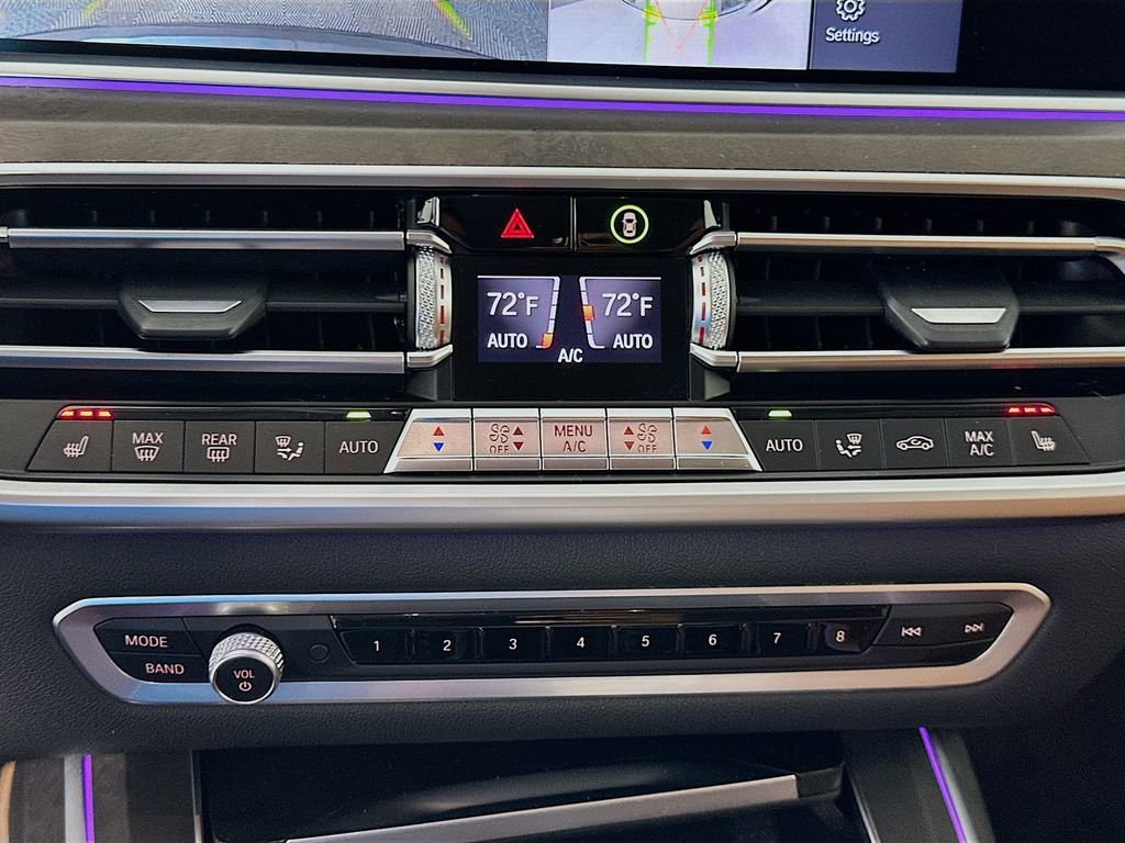 Used 2021 BMW X7 xDrive40i w/ Premium Package image 16