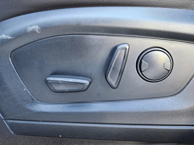 Used 2023 Ford Explorer Limited image 13