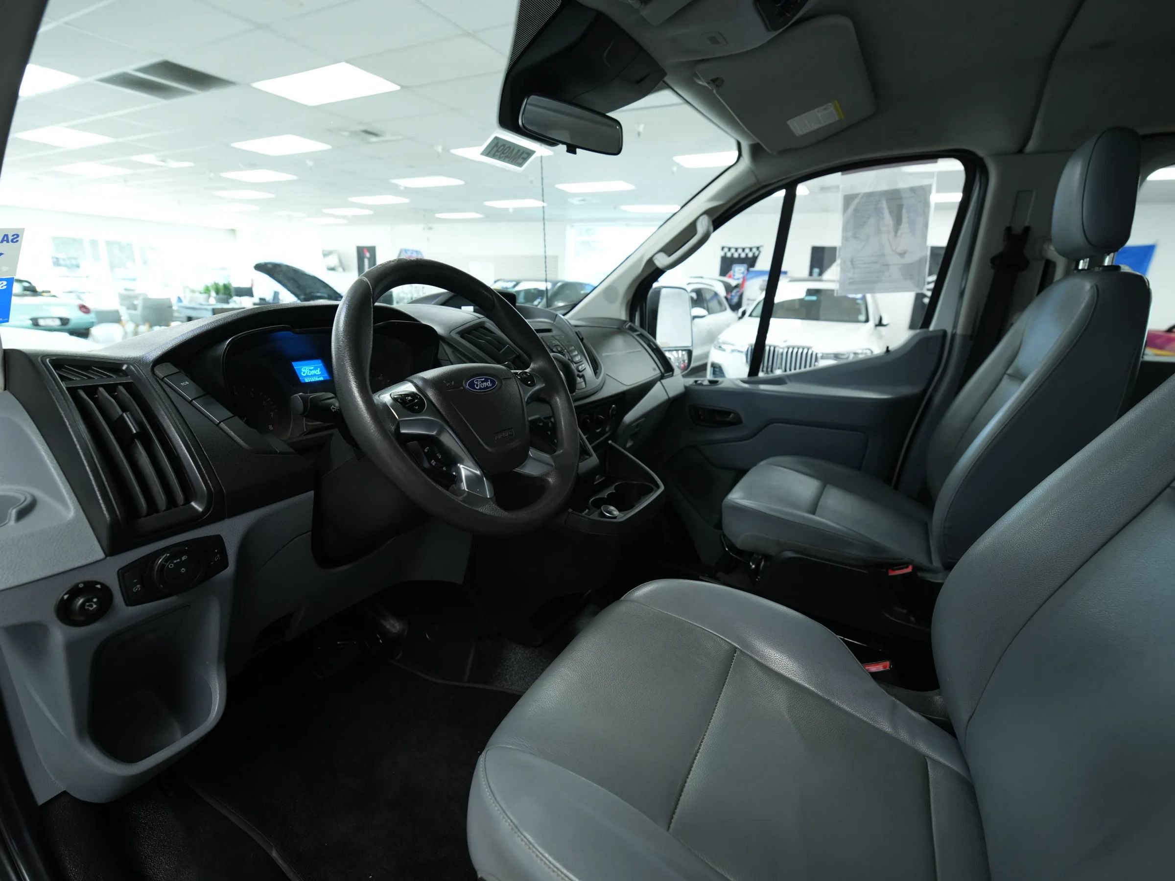 Used 2018 Ford Transit 350 XL image 12