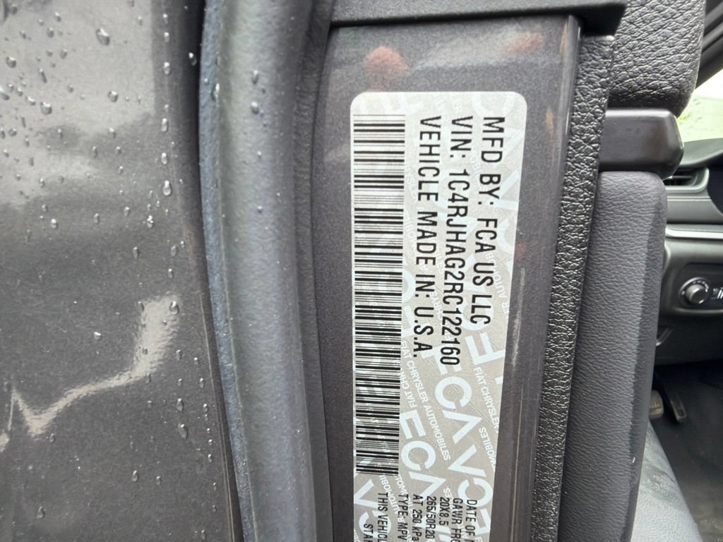 Used 2024 Jeep Grand Cherokee Altitude AWD/4WD image 32