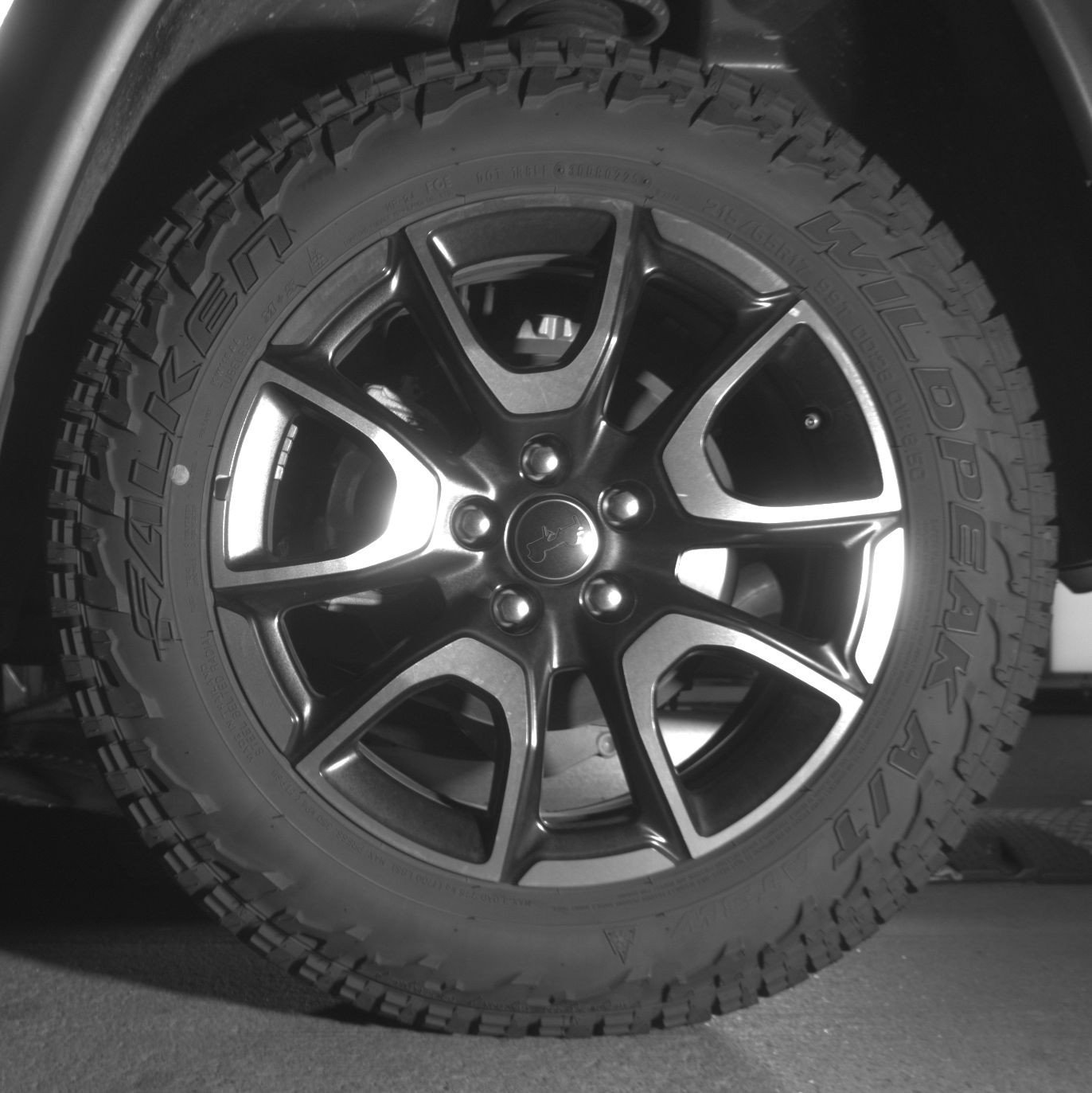 Used 2025 Jeep Compass Trailhawk AWD/4WD image 14