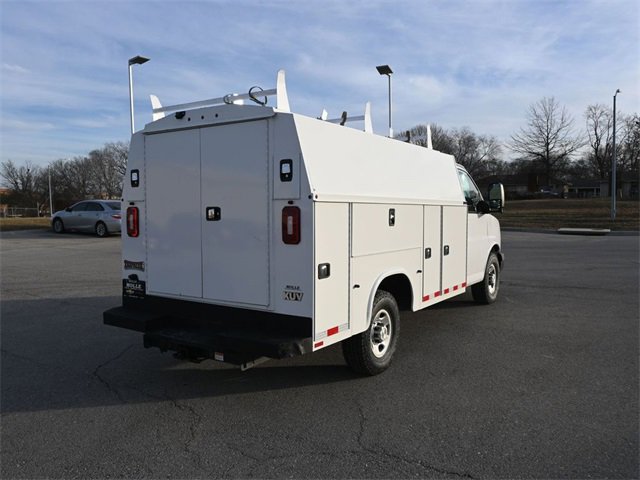 Used 2021 Chevrolet Express 3500 w/ Power Convenience Package image 10