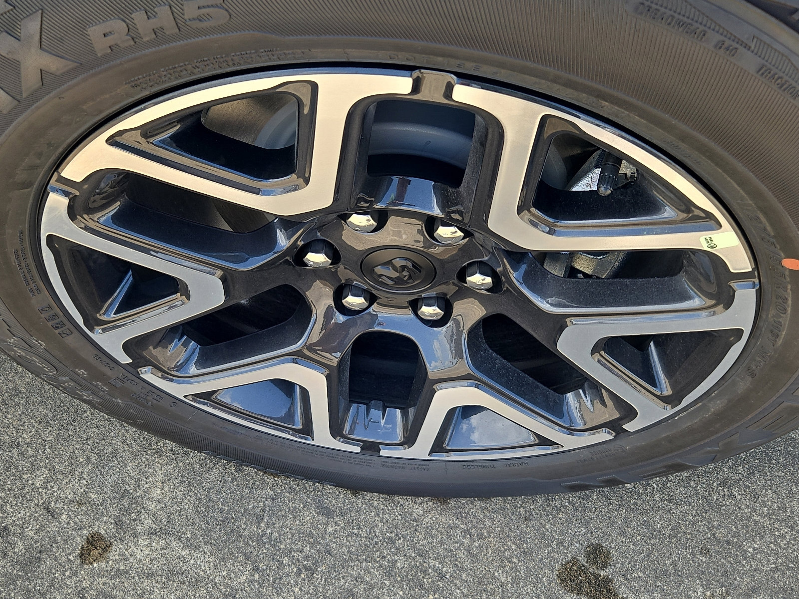 New 2025 RAM 1500 Laramie image 8