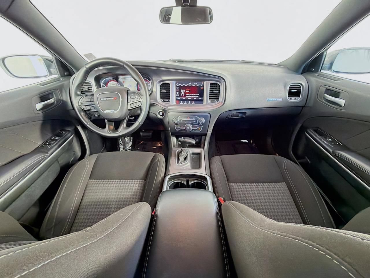 Used 2023 Dodge Charger SXT RWD image 10