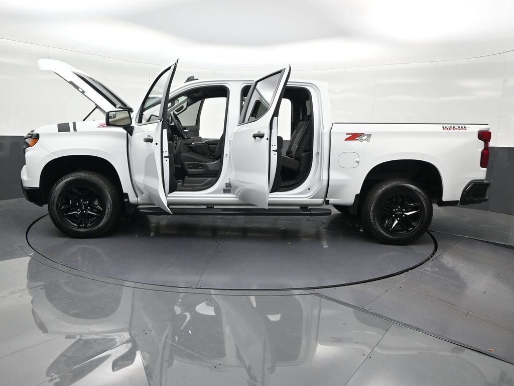 Used 2025 Chevrolet Silverado 1500 Custom Trail Boss AWD/4WD image 35
