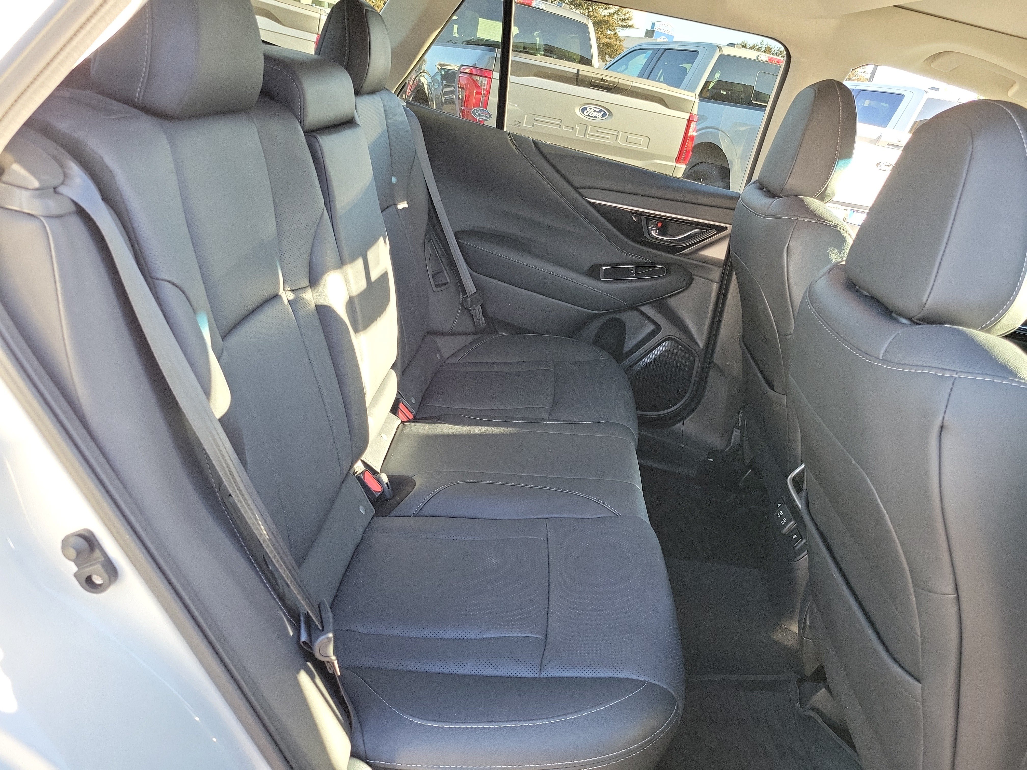 Used 2022 Subaru Outback Limited AWD/4WD image 23