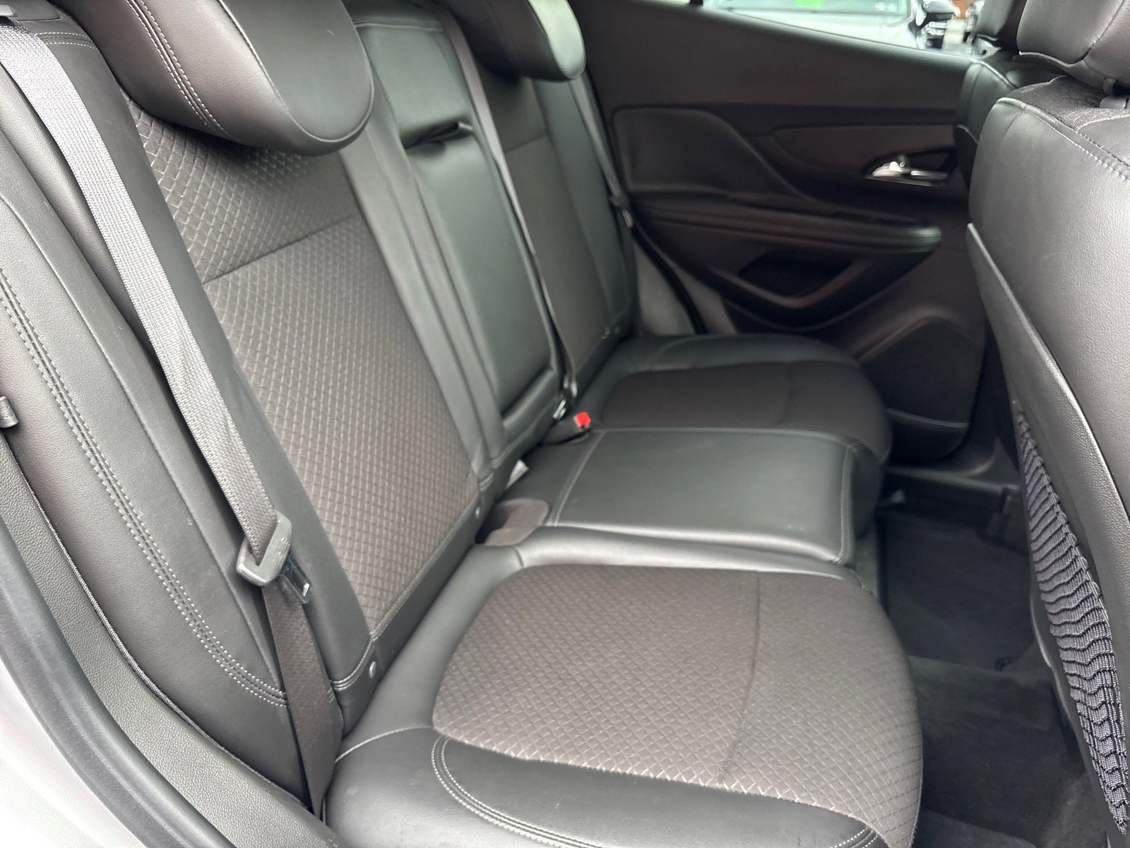Used 2018 Buick Encore Sport Touring w/ Safety Package AWD/4WD image 17