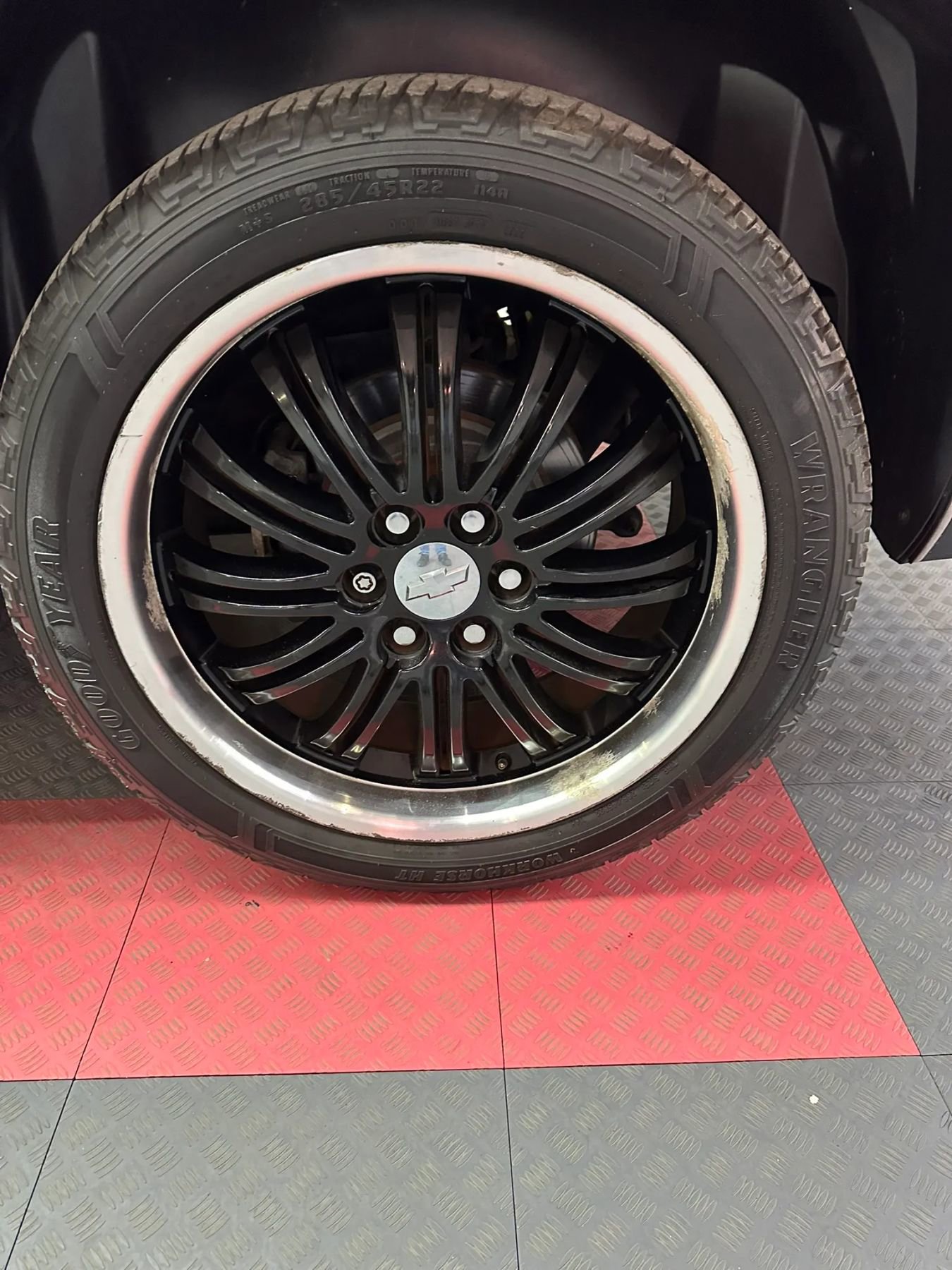 Used 2011 Chevrolet Avalanche LTZ RWD image 32