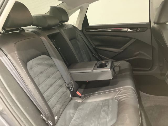 Used 2014 Volkswagen Passat TDI SEL Premium FWD image 42