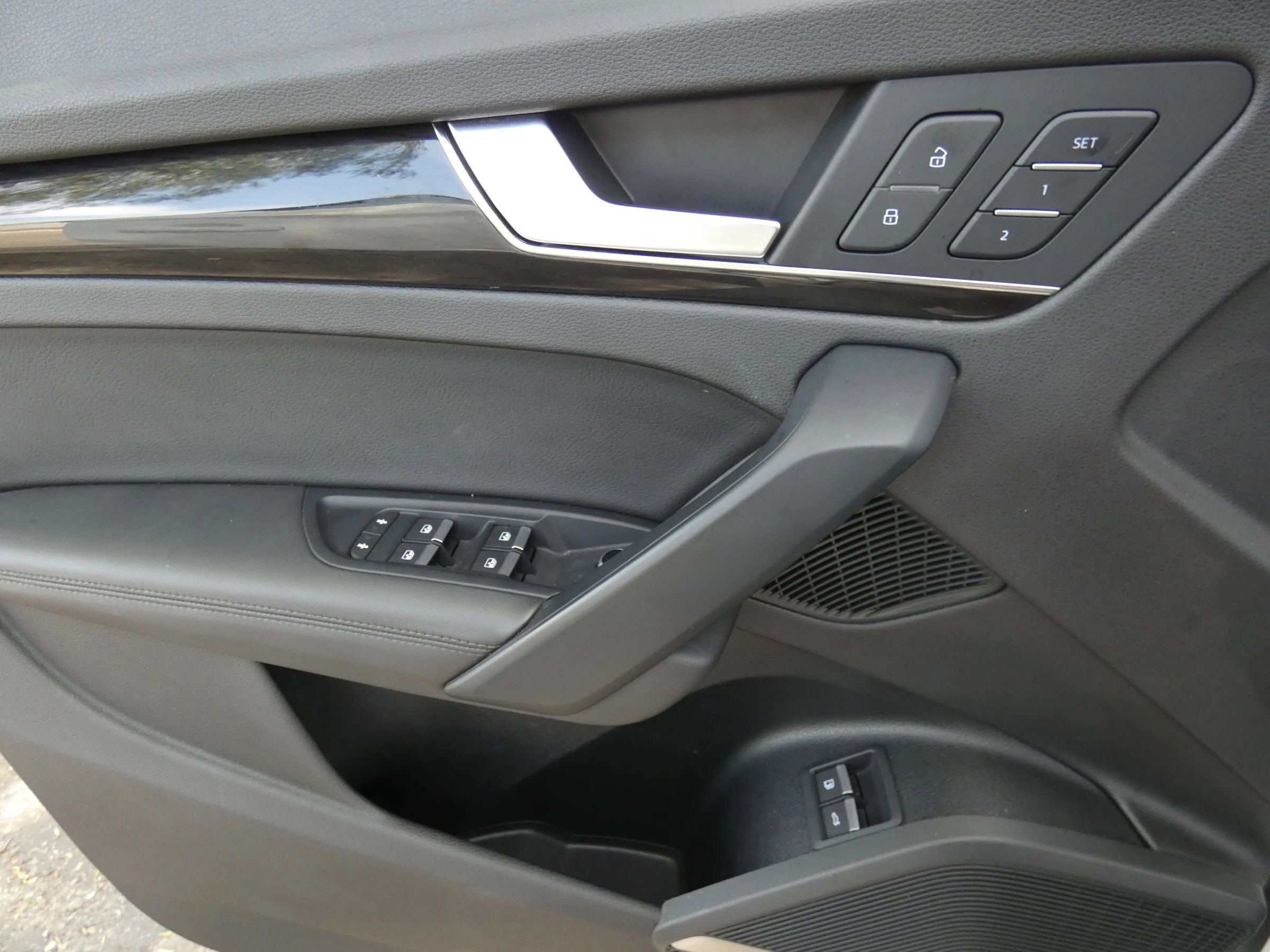 Used 2020 Audi Q5 e Premium Plus image 68