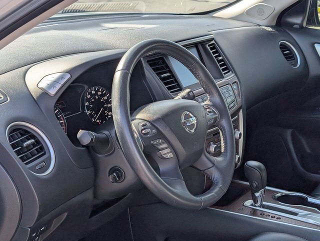 Used 2018 Nissan Pathfinder Platinum image 6