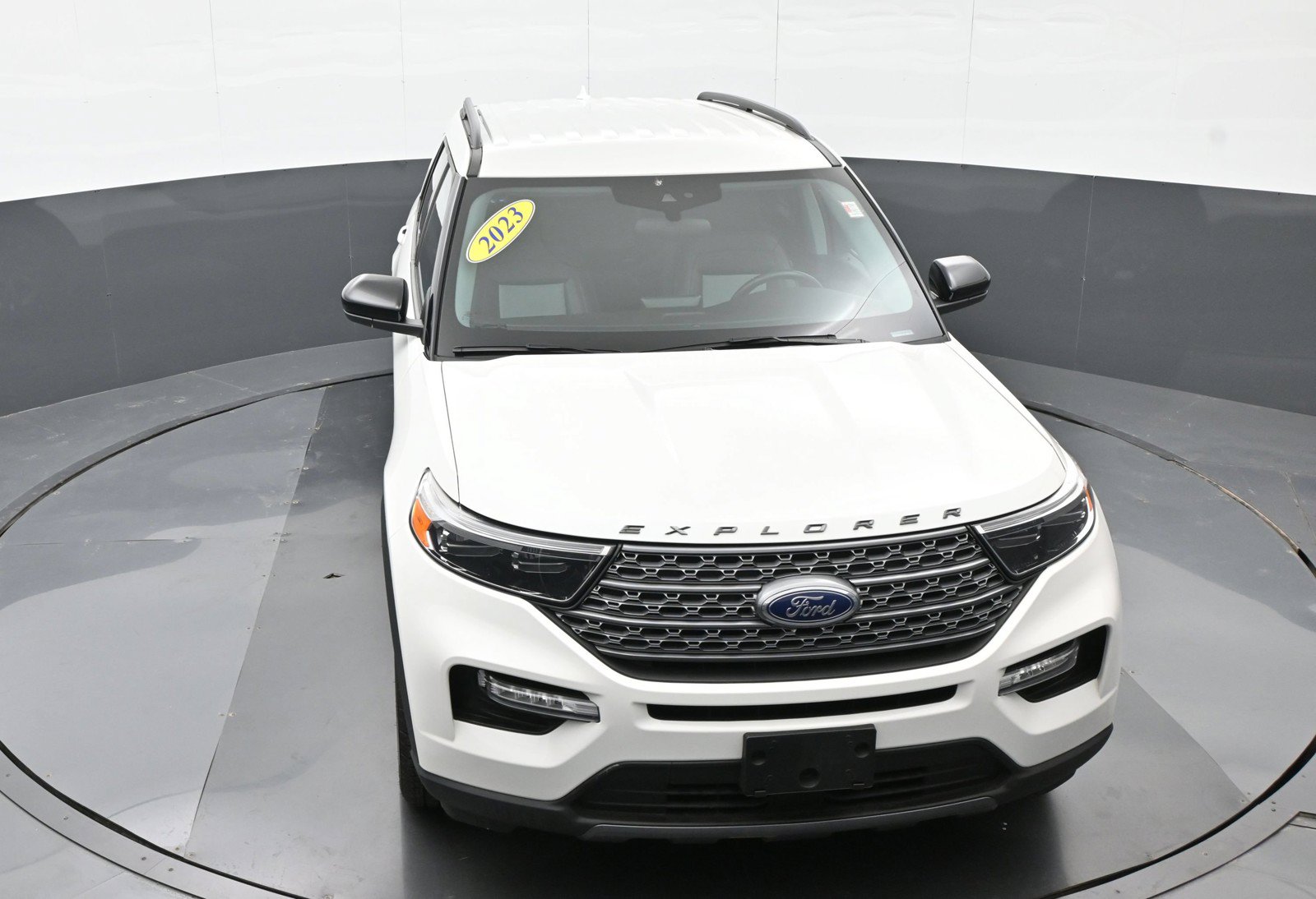 Used 2023 Ford Explorer XLT w/ Equipment Group 202A AWD/4WD image 35