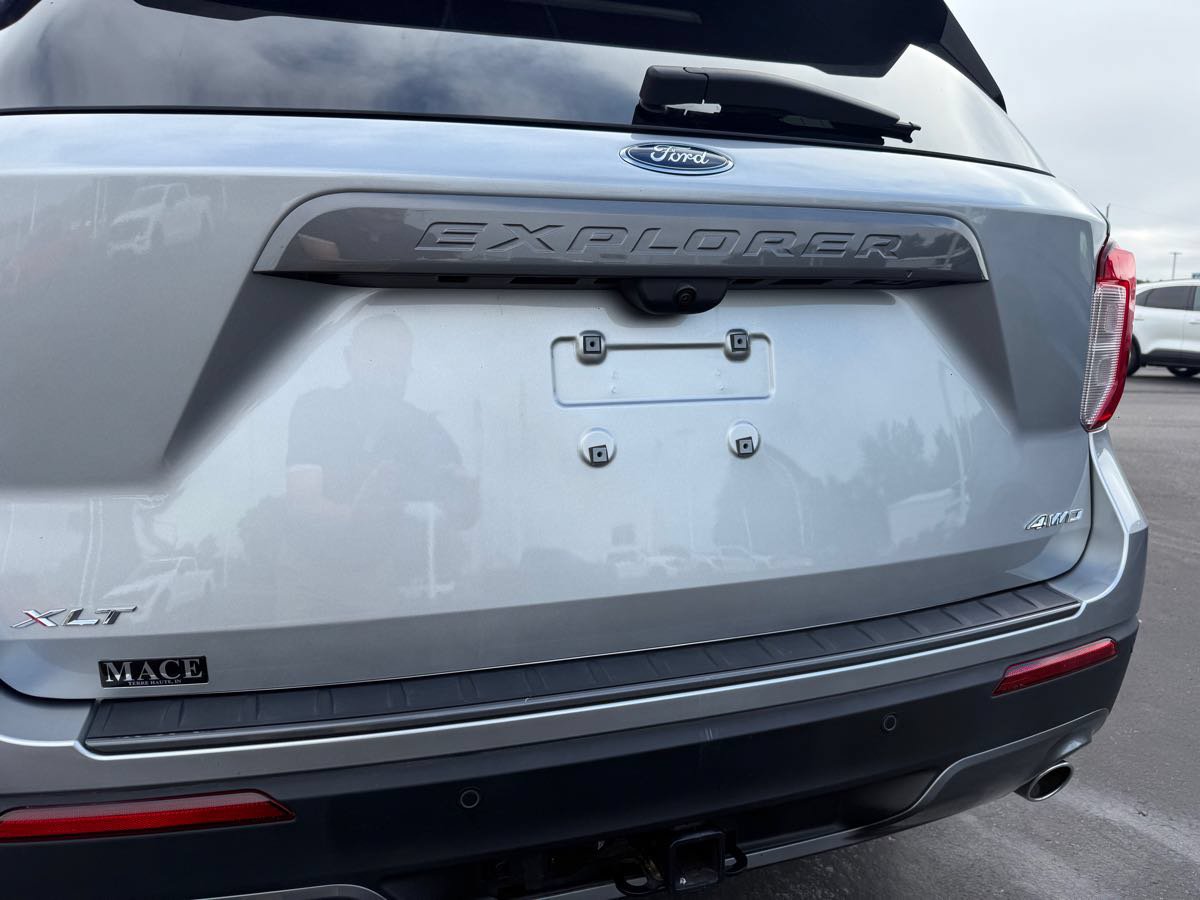 Used 2023 Ford Explorer XLT w/ Equipment Group 202A AWD/4WD image 7
