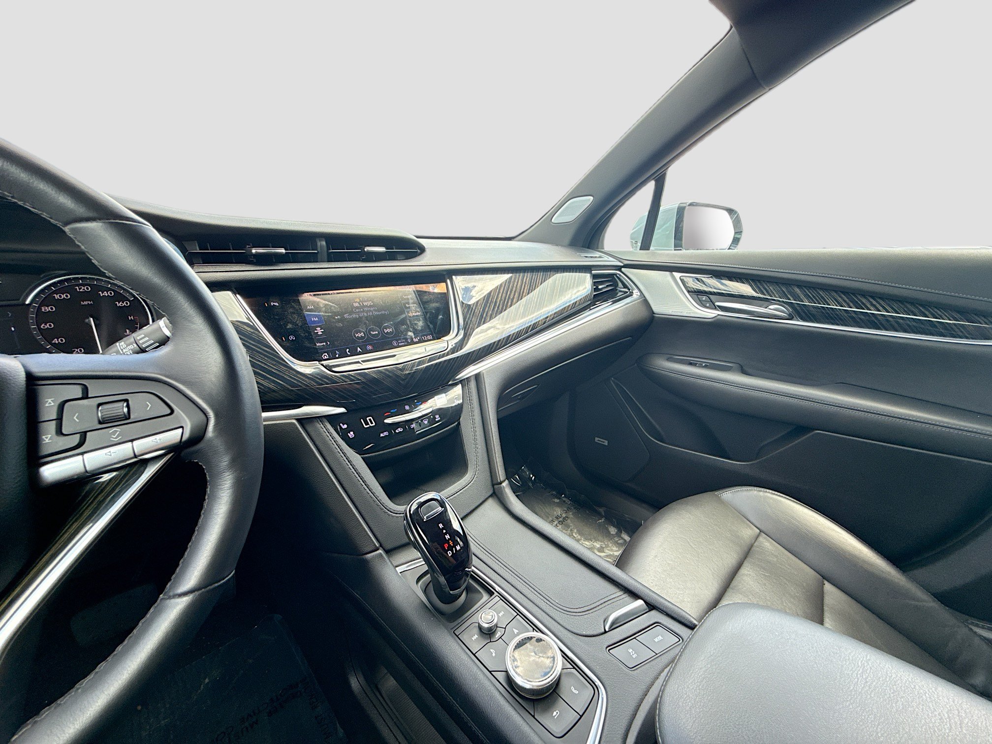 Used 2024 Cadillac XT6 Premium Luxury FWD image 30