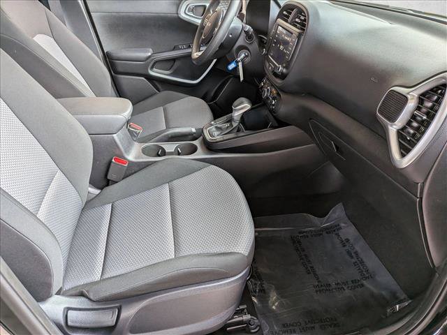 Used 2023 Kia Soul LX FWD image 19