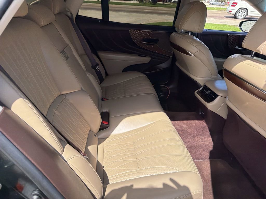 Used 2020 Lexus LS 500 w/ Interior Upgrade Package image 18