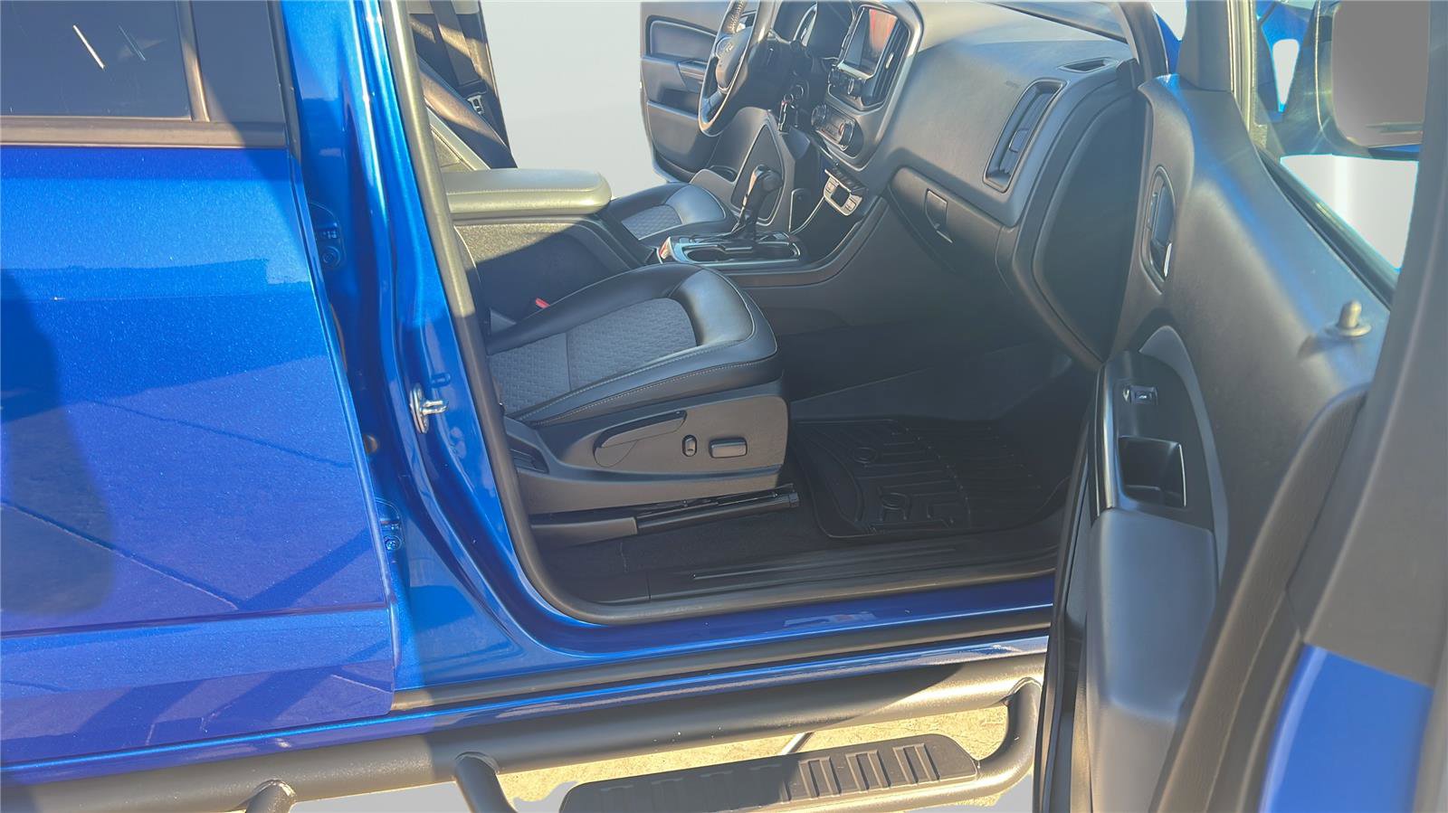 Used 2018 Chevrolet Colorado Z71 AWD/4WD image 13
