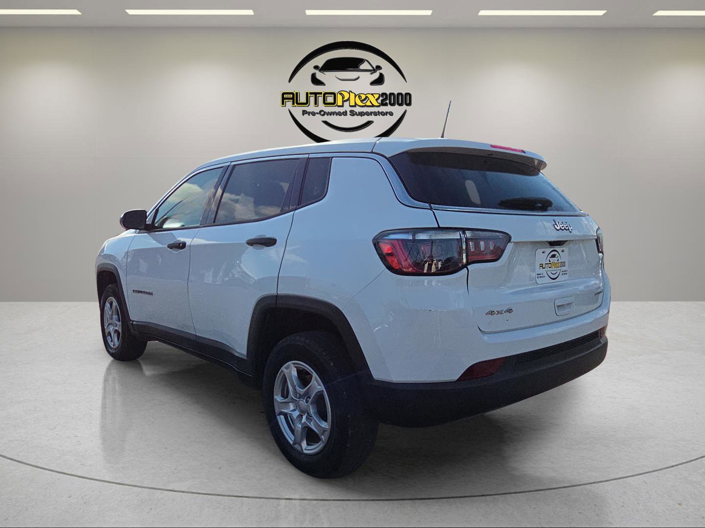 Used 2022 Jeep Compass Sport image 5