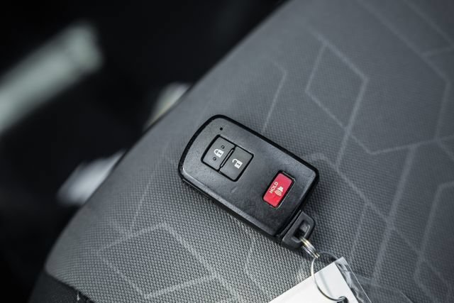 Used 2020 Toyota Tacoma TRD Off-Road AWD/4WD image 43