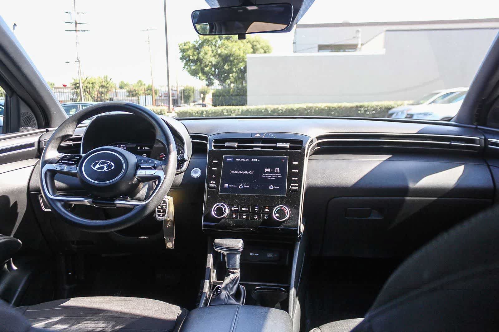 Certified 2023 Hyundai Santa Cruz SEL FWD image 15