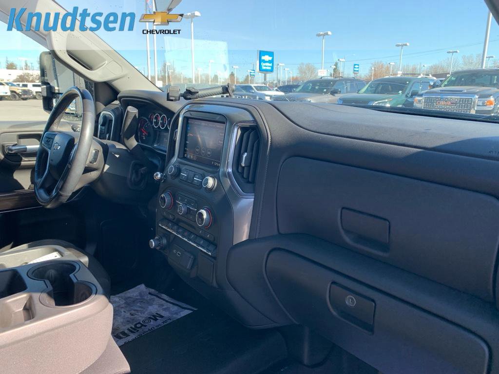 Used 2022 Chevrolet Silverado 1500 LT w/ Z71 Off-Road Package image 13