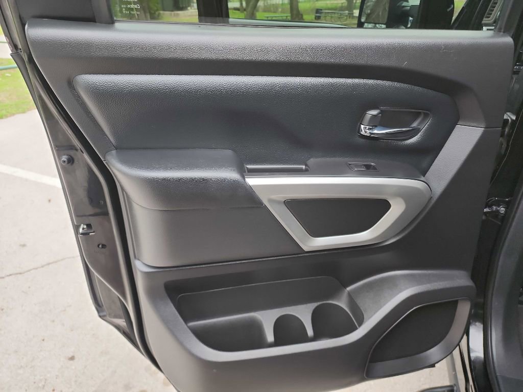 Used 2021 Nissan Titan SV w/ SV Convenience Package image 37