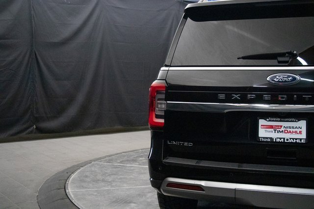 Used 2022 Ford Expedition Limited image 12